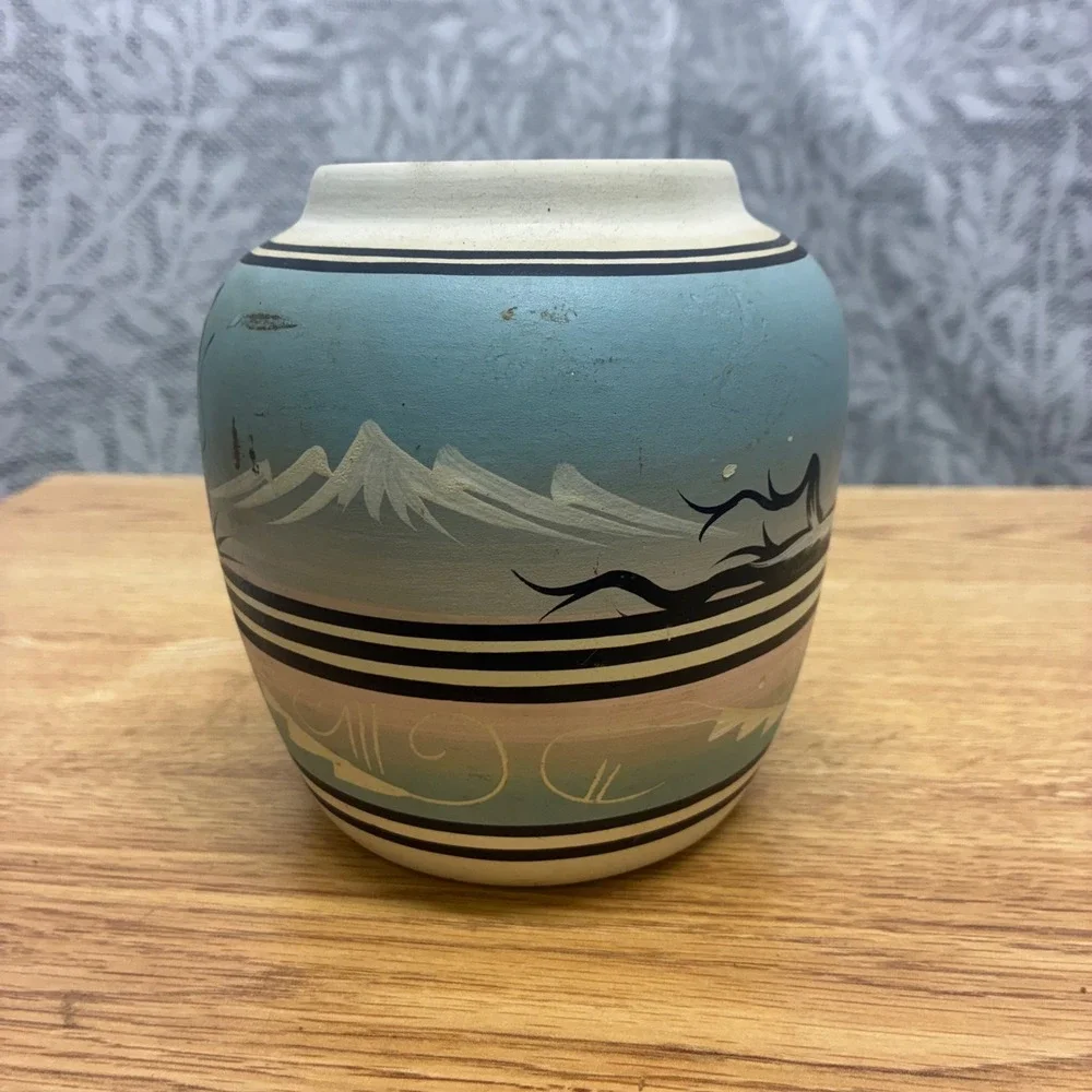 Lyn Navajo Pottery Vase Unisex Small Hand Painted Coyote Moon Desert‎ Landscape